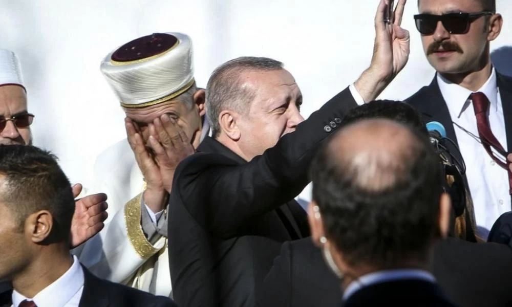 3.900 Θρακιώτες πέρασαν στην Τουρκία: Στηρίζουν οικονομικά τον Ερντογάν!